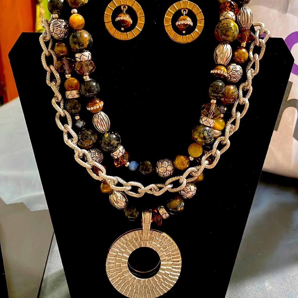 Premier designs too notch full set with earrings